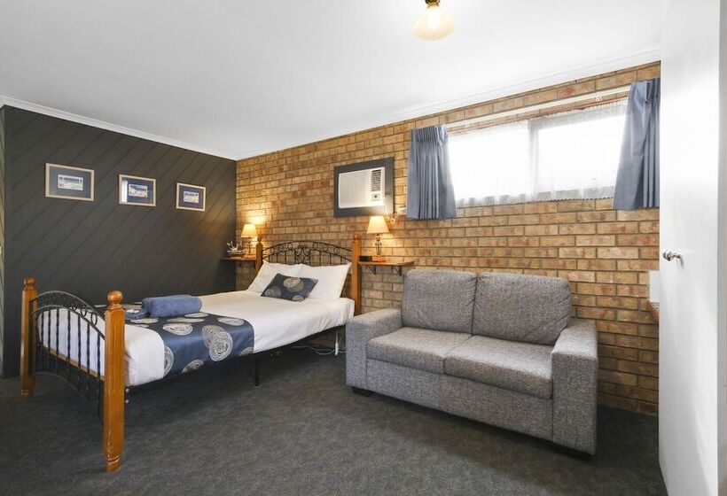 デラックススイート, Cunningham Shore Motel