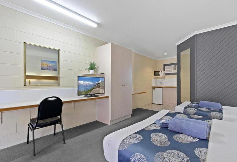 デラックススイート, Cunningham Shore Motel