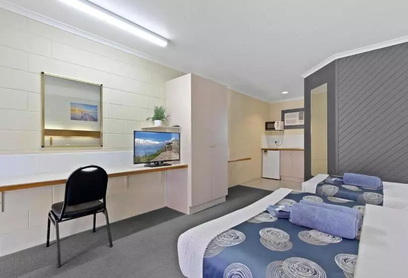 デラックススイート, Cunningham Shore Motel
