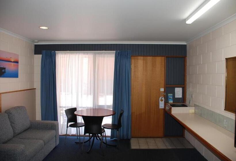 디럭스 스위트, Cunningham Shore Motel