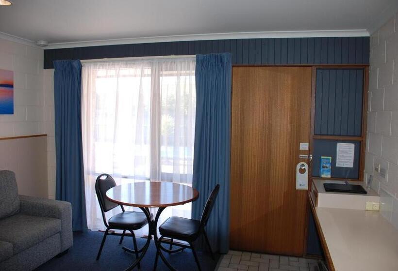 패밀리 스위트, Cunningham Shore Motel