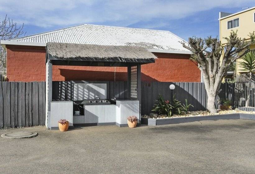 디럭스 스위트, Cunningham Shore Motel