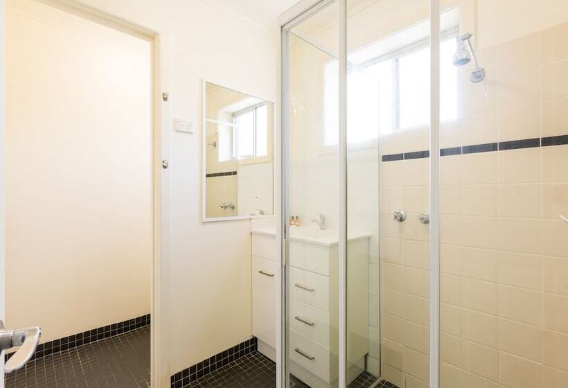 Апартаменты 3 Спальни, Graham Apartments