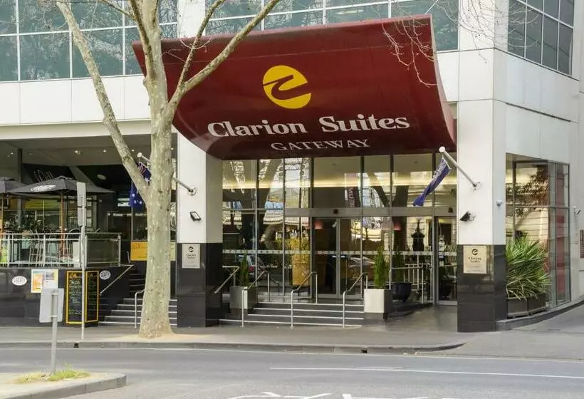 استودیوی استاندارد, Clarion Suites Gateway