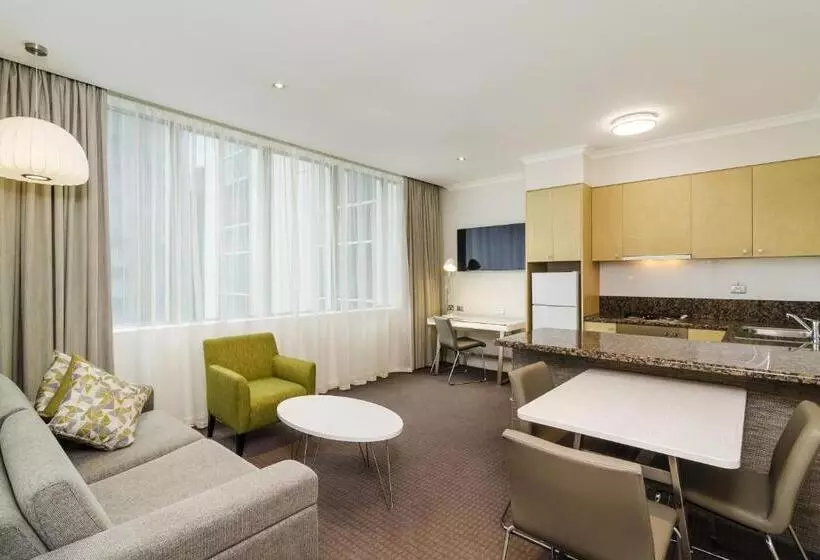 سوییت, Clarion Suites Gateway