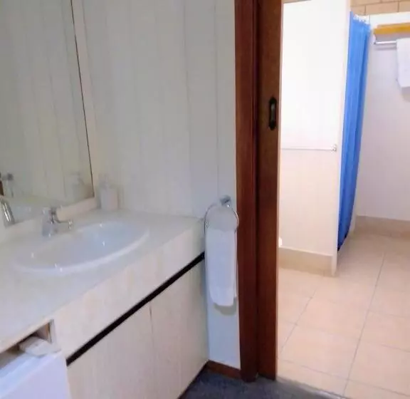 スタンダードルーム, Country Home Motor Inn