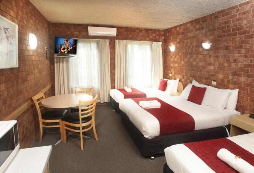패밀리 룸, Courtyard Motor Inn