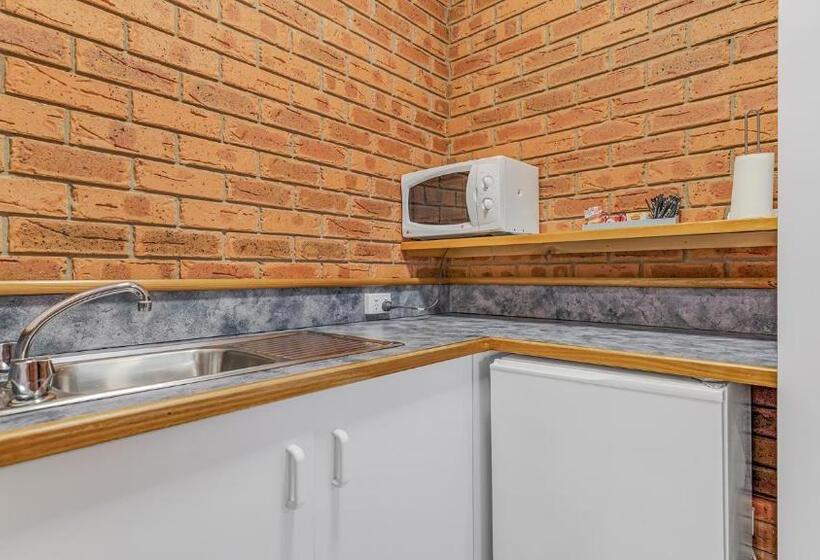 סוויטה משפחתית, Golden River Motor Inn