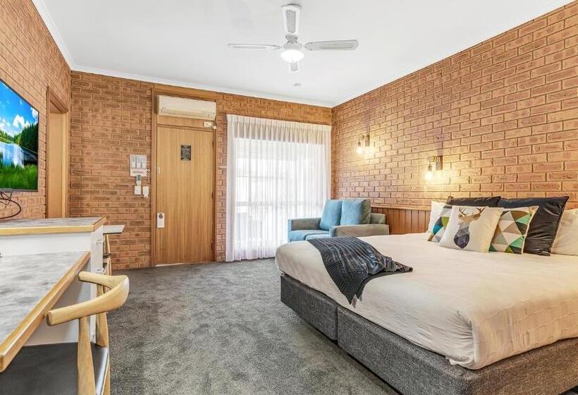 סוויטה משפחתית, Golden River Motor Inn