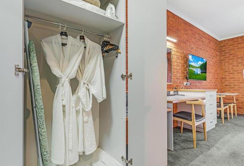 סוויטה דלוקס, Golden River Motor Inn