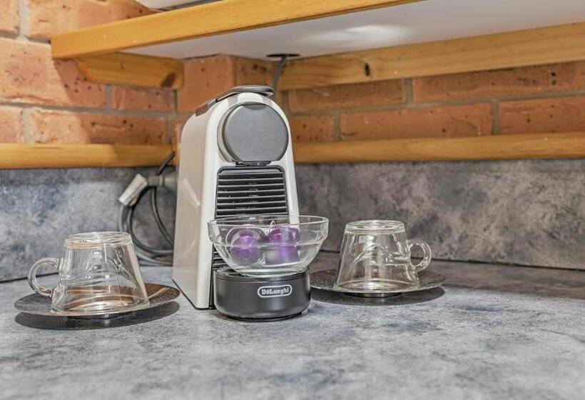 סוויטה דלוקס, Golden River Motor Inn