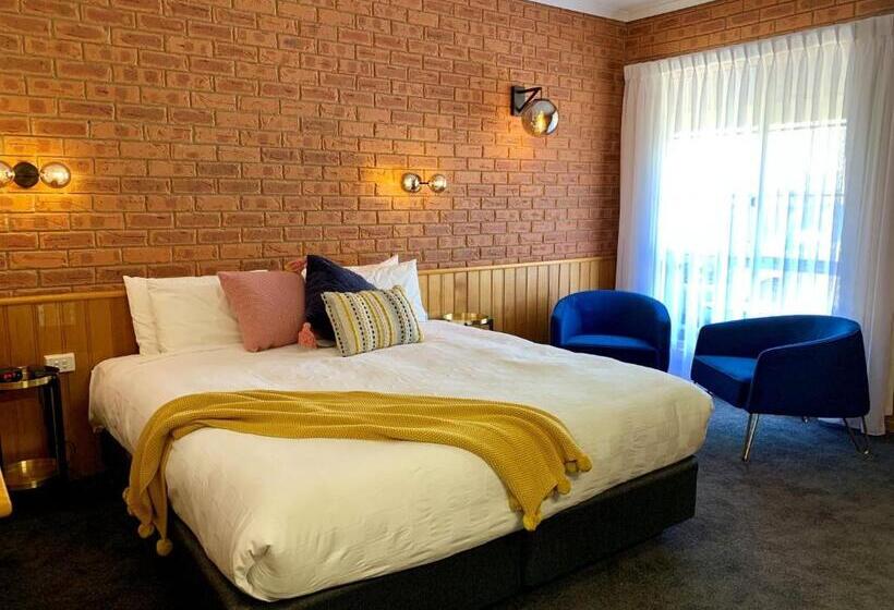 סוויטה דלוקס, Golden River Motor Inn