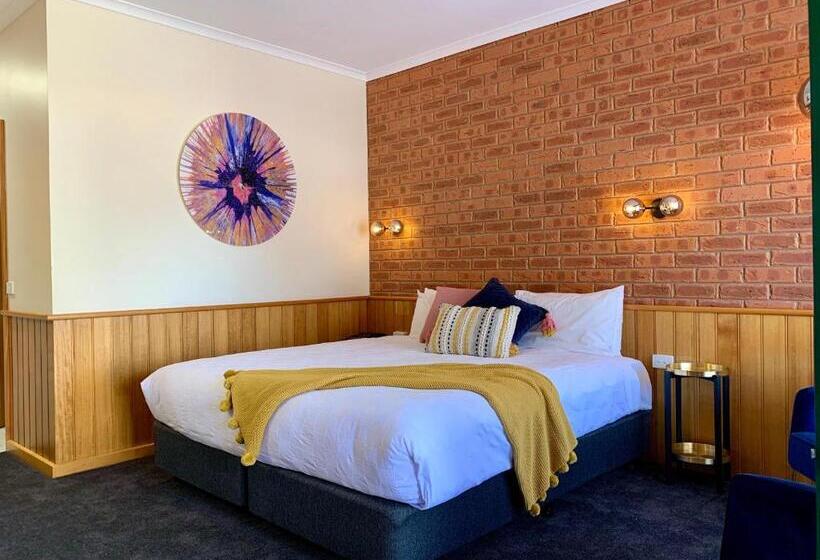 סוויטה דלוקס, Golden River Motor Inn