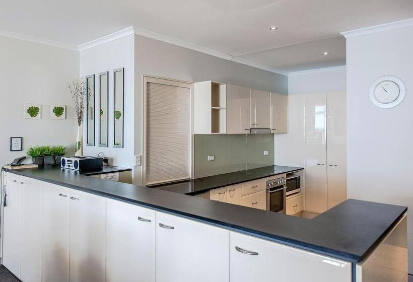 شقة غرفتين مطلة على البحر, Sandcastle Apartments