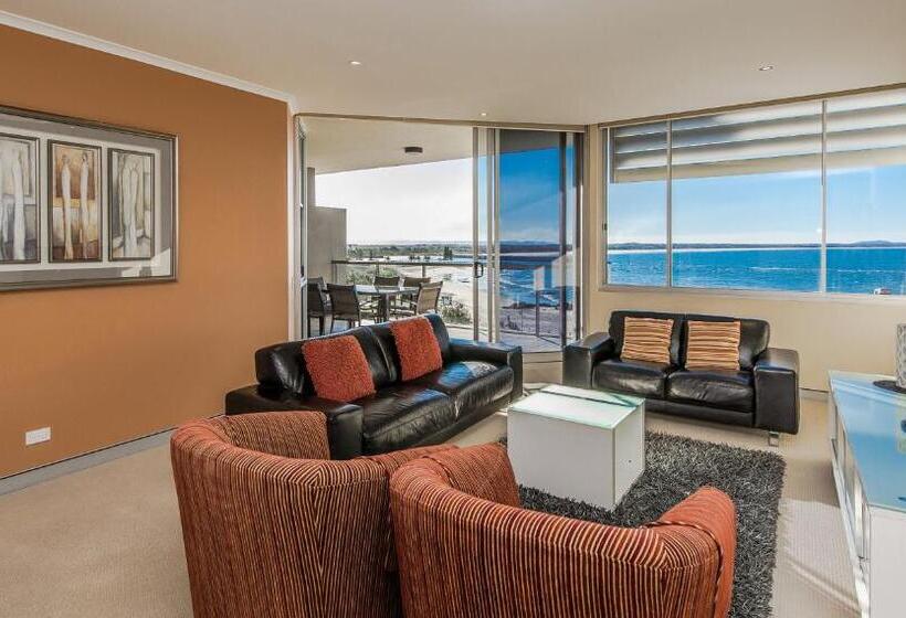 شقة غرفتين مطلة على البحر, Sandcastle Apartments