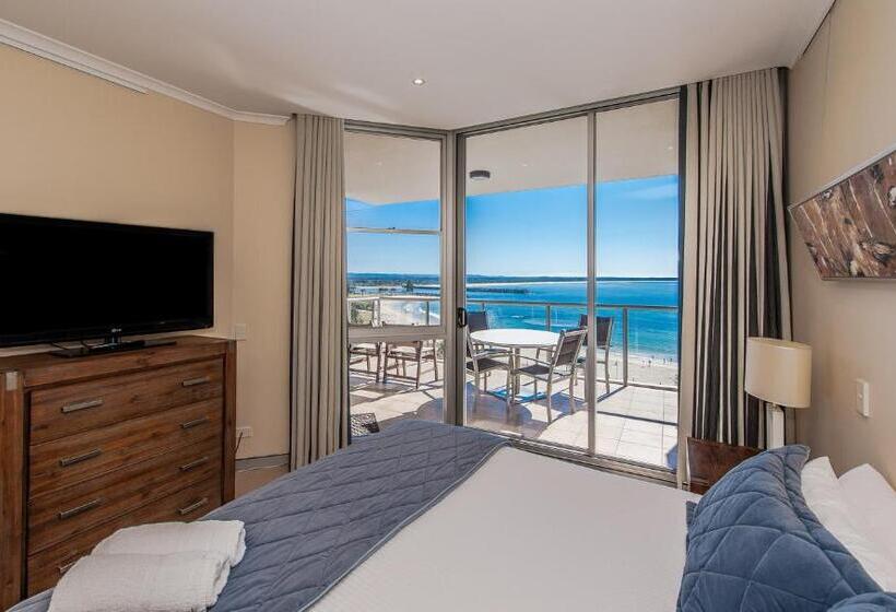 شقة 3 غرف مطلة على البحر, Sandcastle Apartments