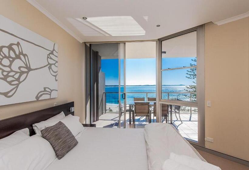 شقة 3 غرف مطلة على البحر, Sandcastle Apartments