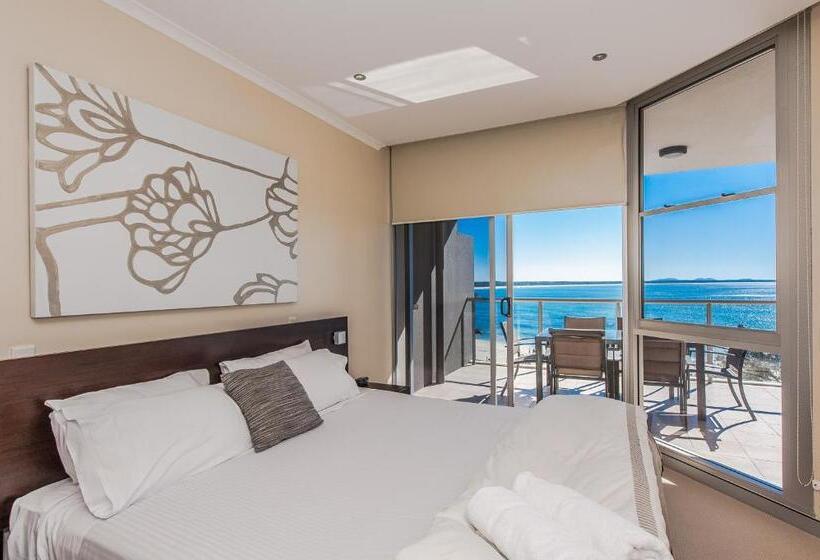 شقة 3 غرف مطلة على البحر, Sandcastle Apartments