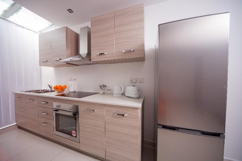 غرفة قياسية مطلّة علي البحر, The Fox And Hounds Historic