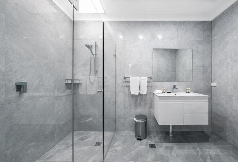 חדר משפחתי, The Select Inn Penrith