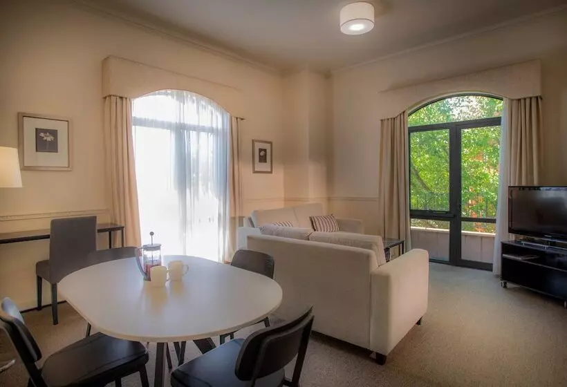 2ベッドルームアパートメント, Majestic Old Lion Apartments