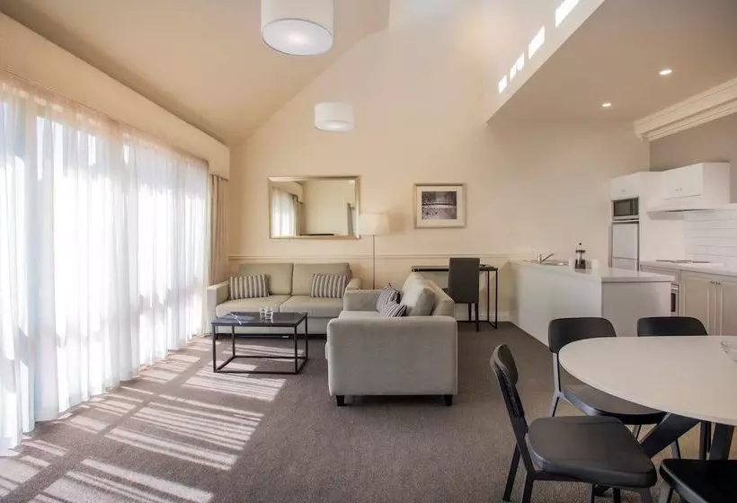 3ベッドルームアパートメント, Majestic Old Lion Apartments
