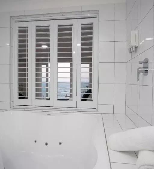 Suite Queen Bed, Ocean Front Motel