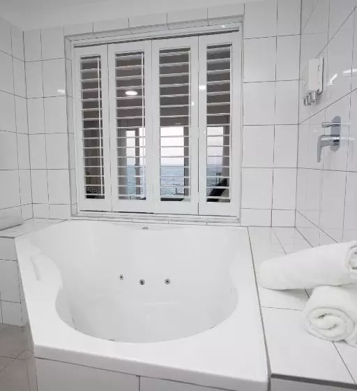 Suite Queen Bed, Ocean Front Motel