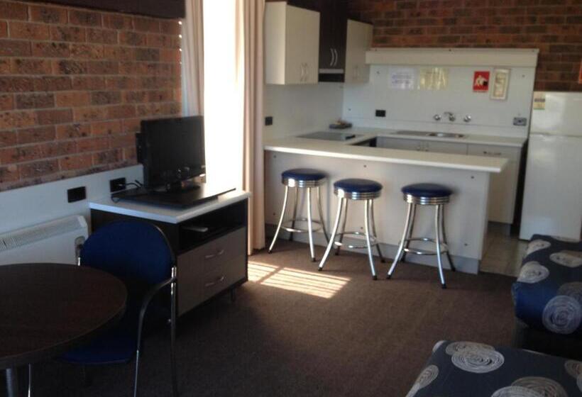 스탠다드 스튜디오, The Central Hotel Motel Lakes Entrance