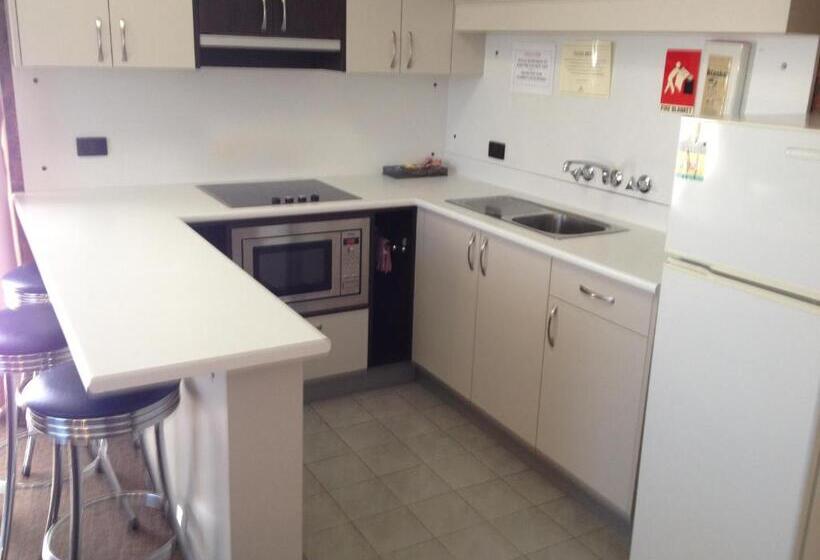 스탠다드 스튜디오, The Central Hotel Motel Lakes Entrance