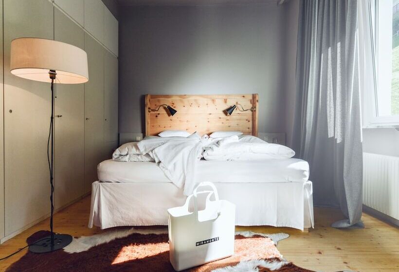 经济房, Design Hotel Miramonte