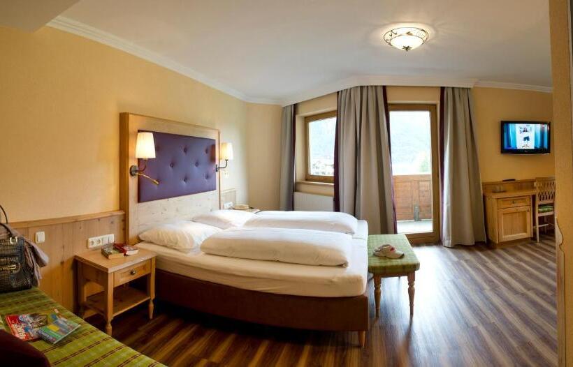 带阳台的高级房间, Das Pfandler