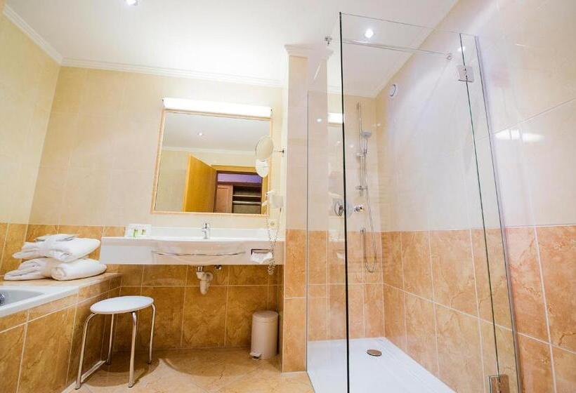 高级小型套房, Das Pfandler