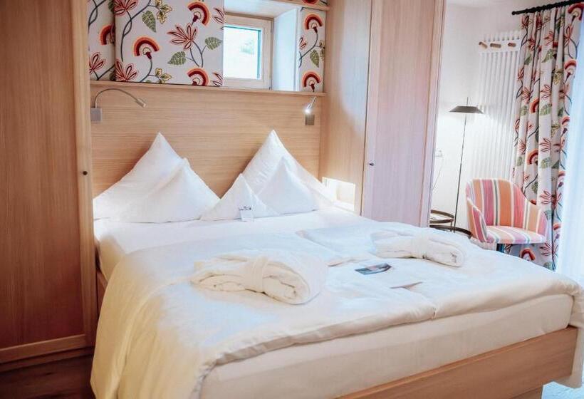 غرفة قياسية, Goldener Berg