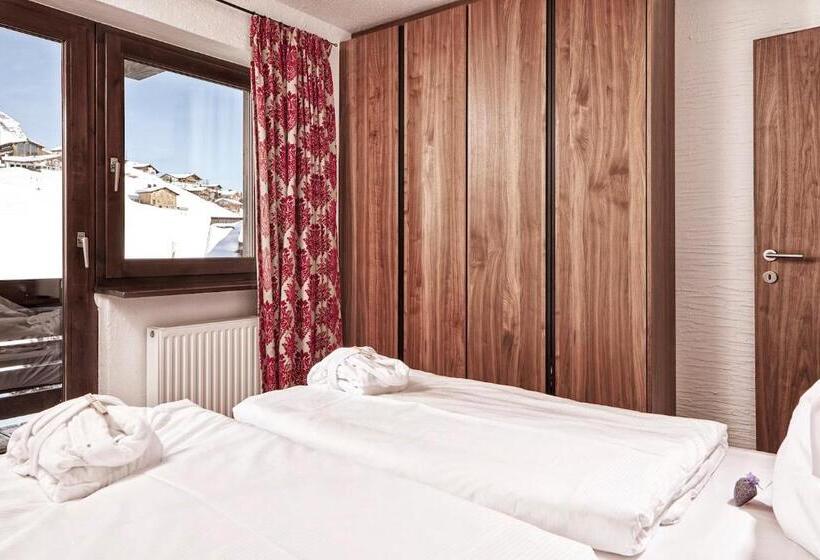 جناح سوبيريور, Goldener Berg