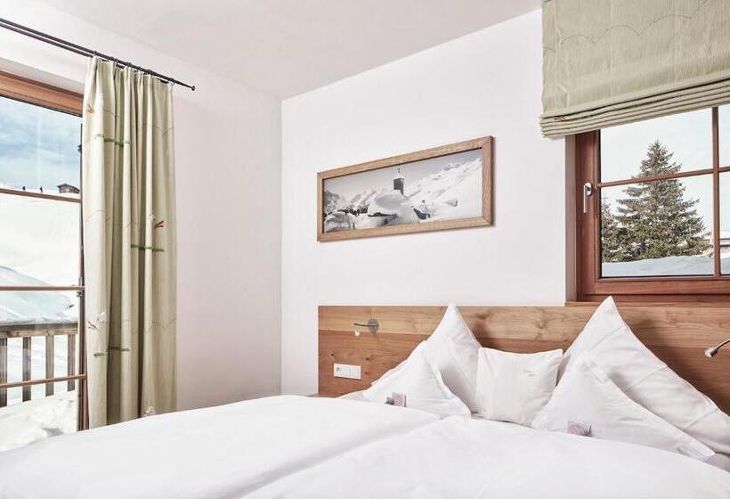 شقة غرفتين, Goldener Berg