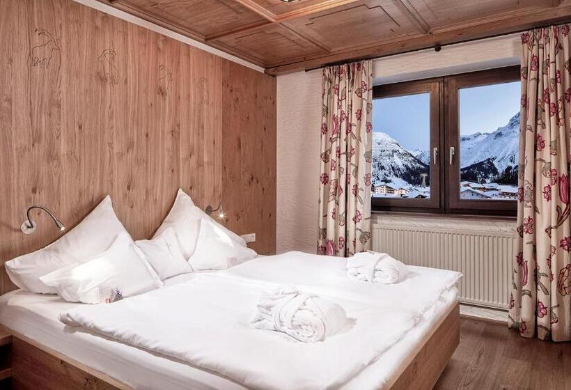 جناح, Goldener Berg