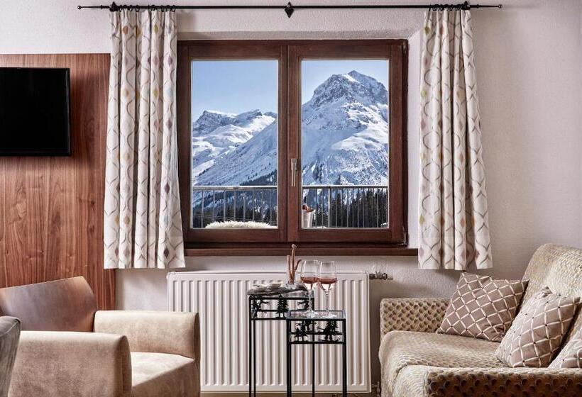 جناح, Goldener Berg