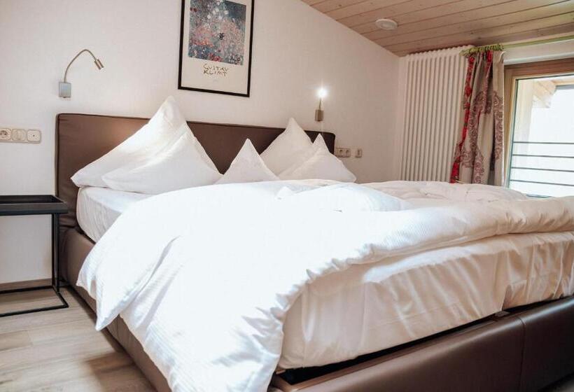 شقة عائلية, Goldener Berg