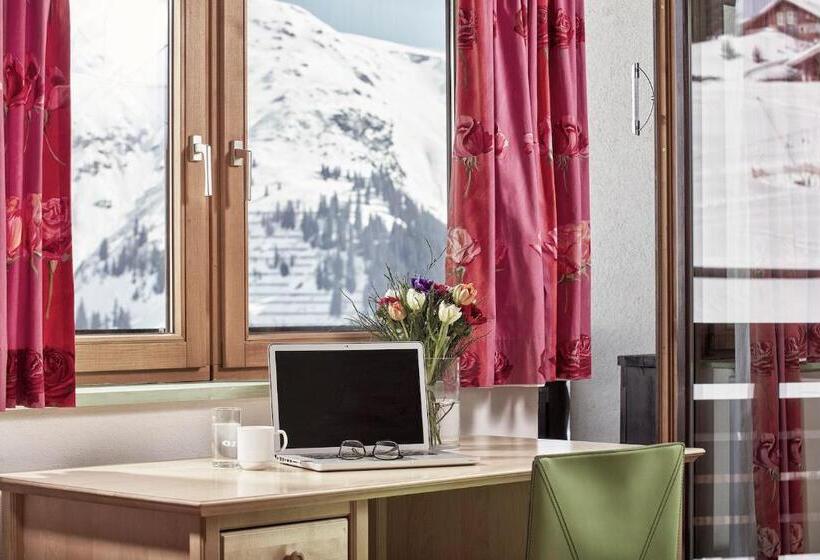 شقة عائلية, Goldener Berg