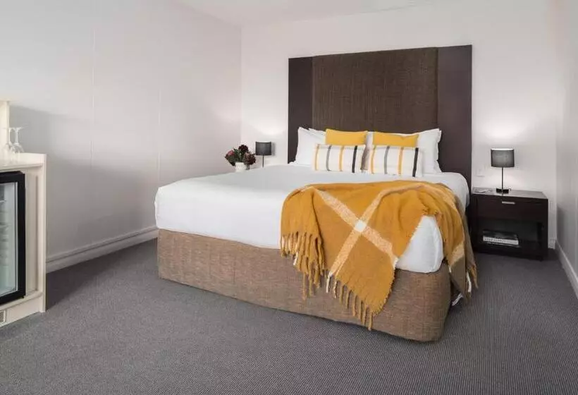キングサイズベッドのスイートルーム, Rydges Bankstown