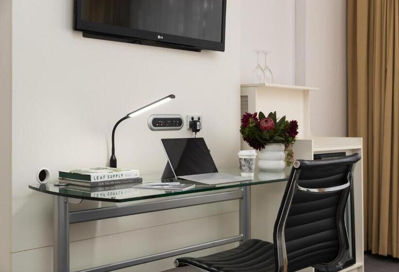 سوئیت با تخت بزرگ, Rydges Bankstown