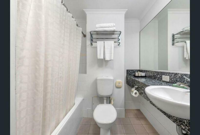 스탠다드 스튜디오, The Wellington Apartment