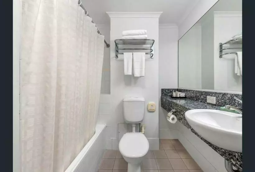 استودیوی استاندارد, The Wellington Apartment