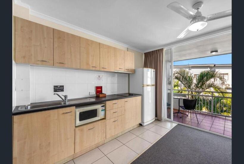 스탠다드 스튜디오, The Wellington Apartment