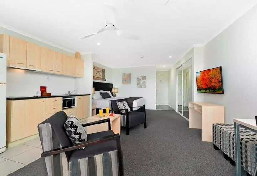 استودیوی لوکس, The Wellington Apartment