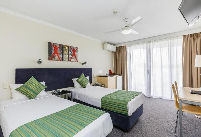 Номер Стандарт с Балконом, The Wellington Apartment