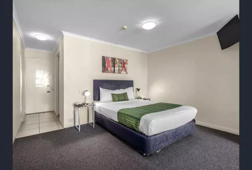 استودیو استاندارد با بالکن, The Wellington Apartment