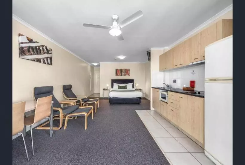 استودیو استاندارد با بالکن, The Wellington Apartment
