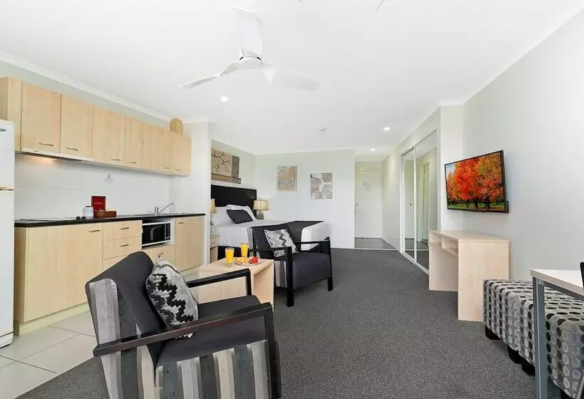 استودیوی لوکس, The Wellington Apartment